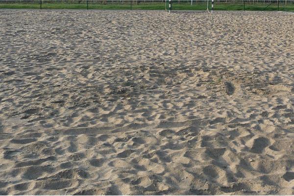 Reconstruction terrain de football synthétique (2) et terrain beach-volley - Sportinfrabouw NV